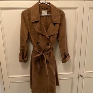 Chic Tan Trench Coat Size M